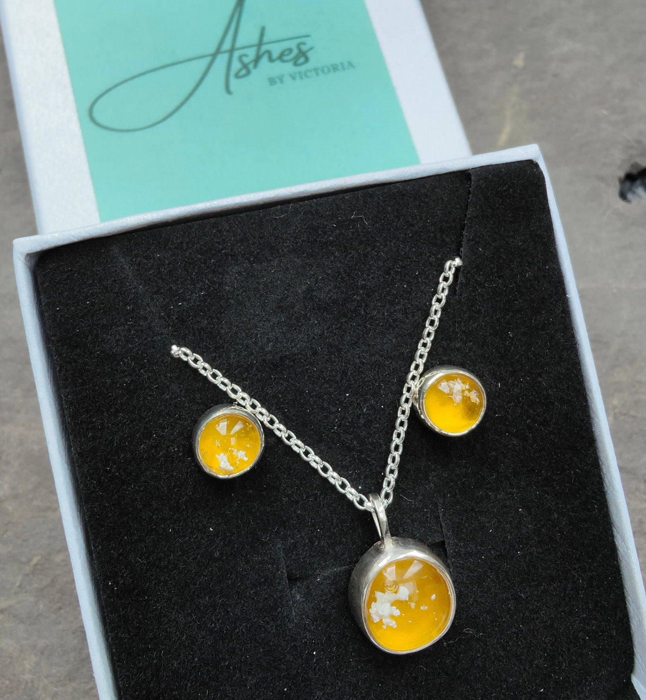 Purity Pendant Ashes in Glass